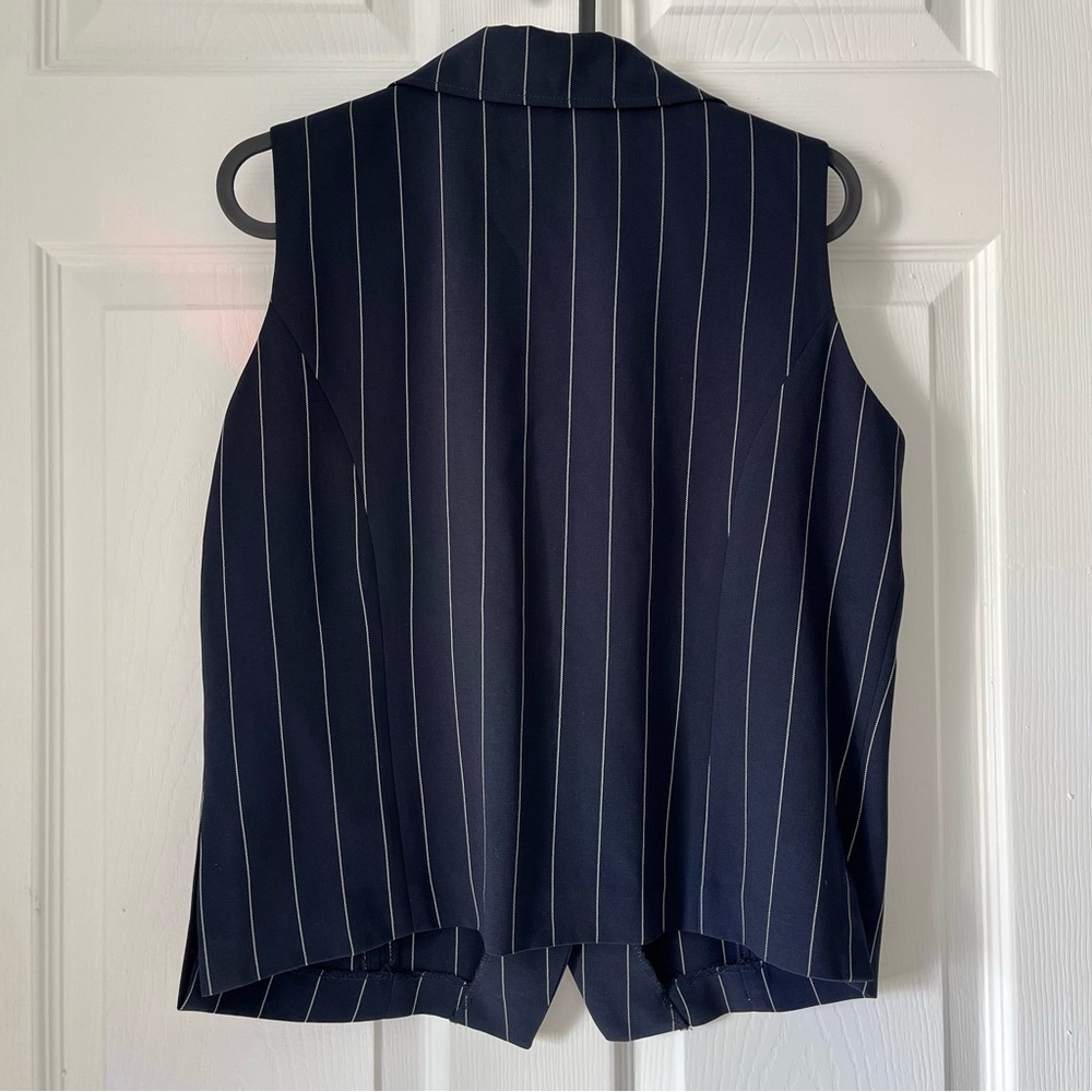 NWOT Women's Halston Sleeveless Blazer in Navy size 8 - Picture 5 of 5